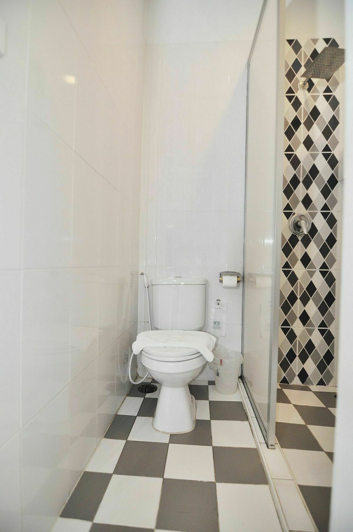 Khách sạn Zen Basic Yaowarat Road Chinatown 3*